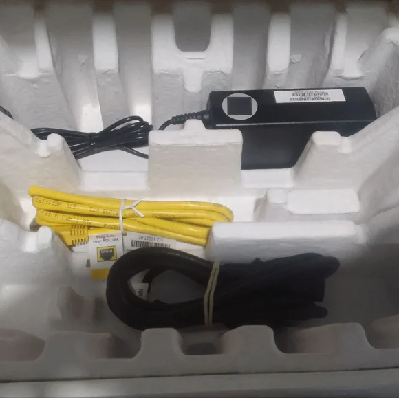 Netgear R6300 WiFi Router - Picture 8 of 9